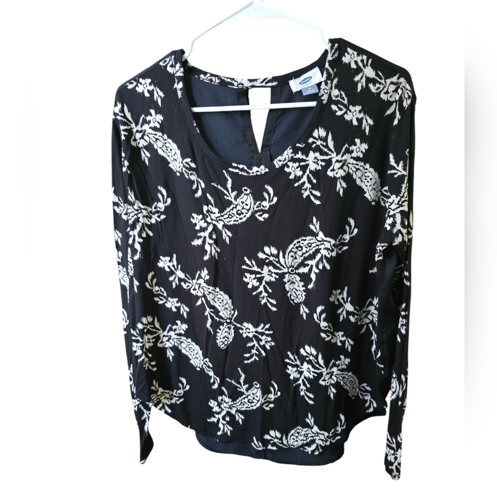 Old Navy Black and White Patterned Women's Top - Picture 4 of 7